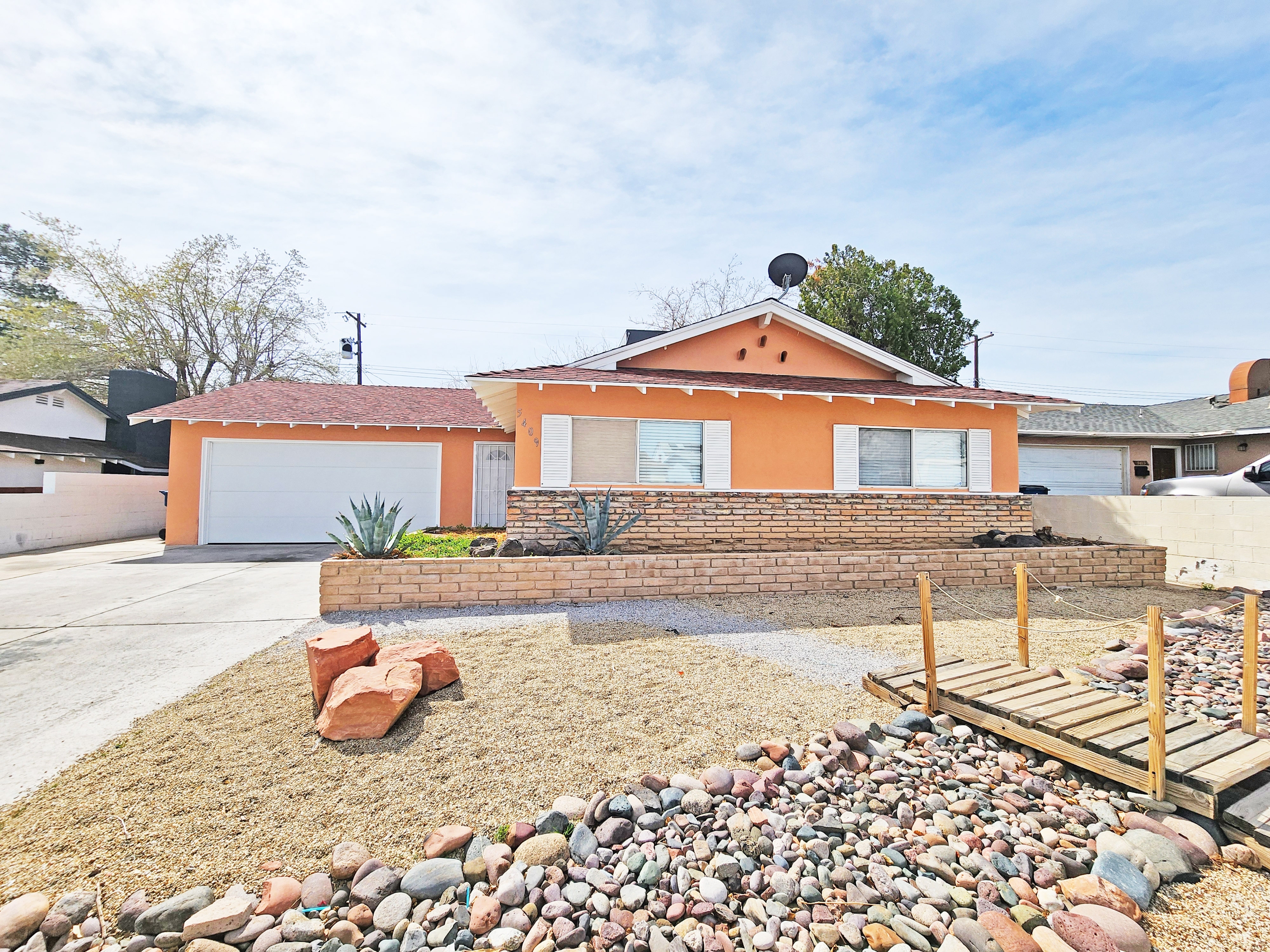 5409 Mountain View Dr
